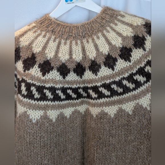 Vintage Sweater Retro 1970s Hand Knit Fair Isle Icelandic Wool Size L In VGUC - Picture 2 of 14